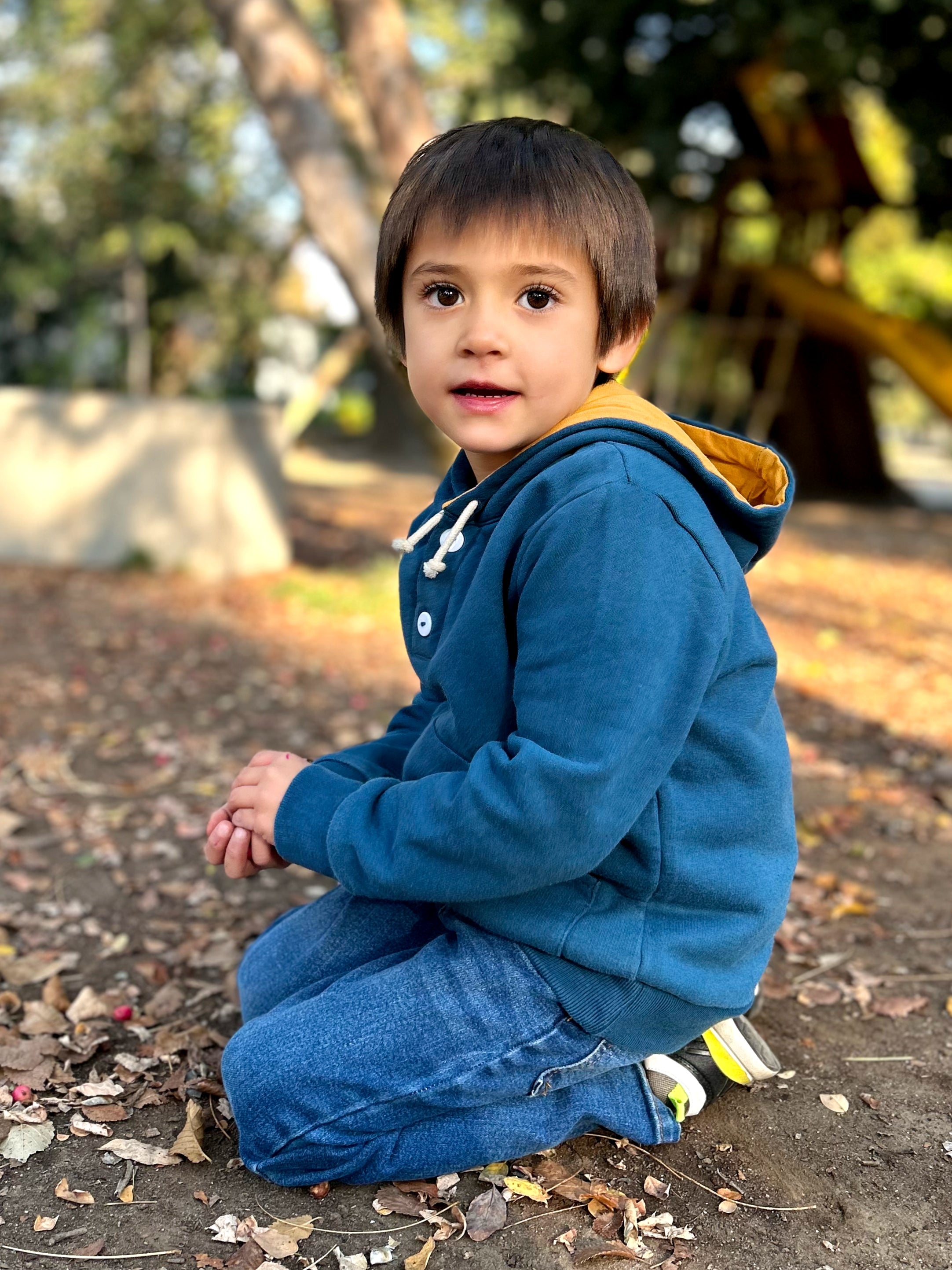 Polerón con capucha niño color azul