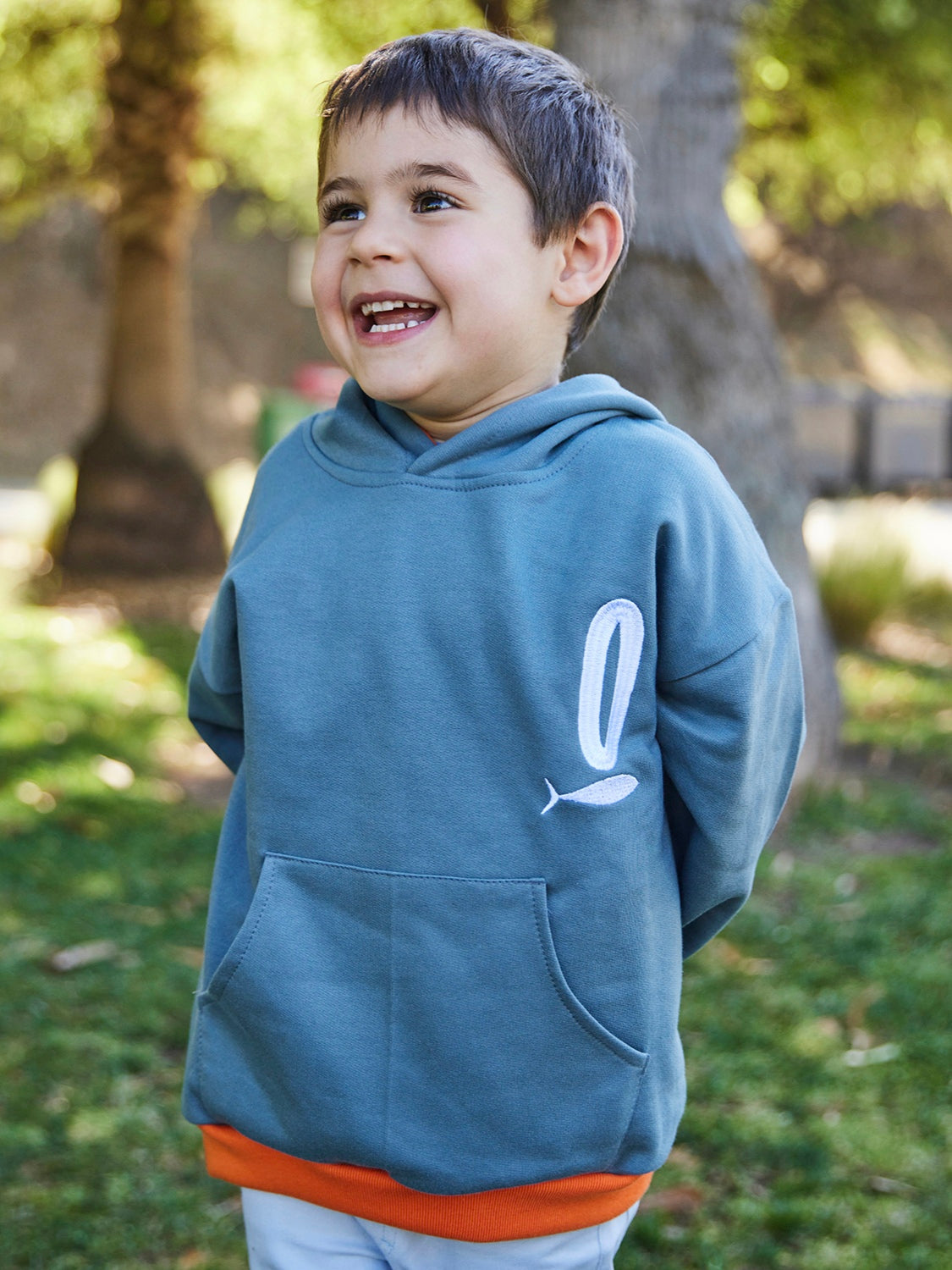 Polerón con capucha niño estilo Oversize