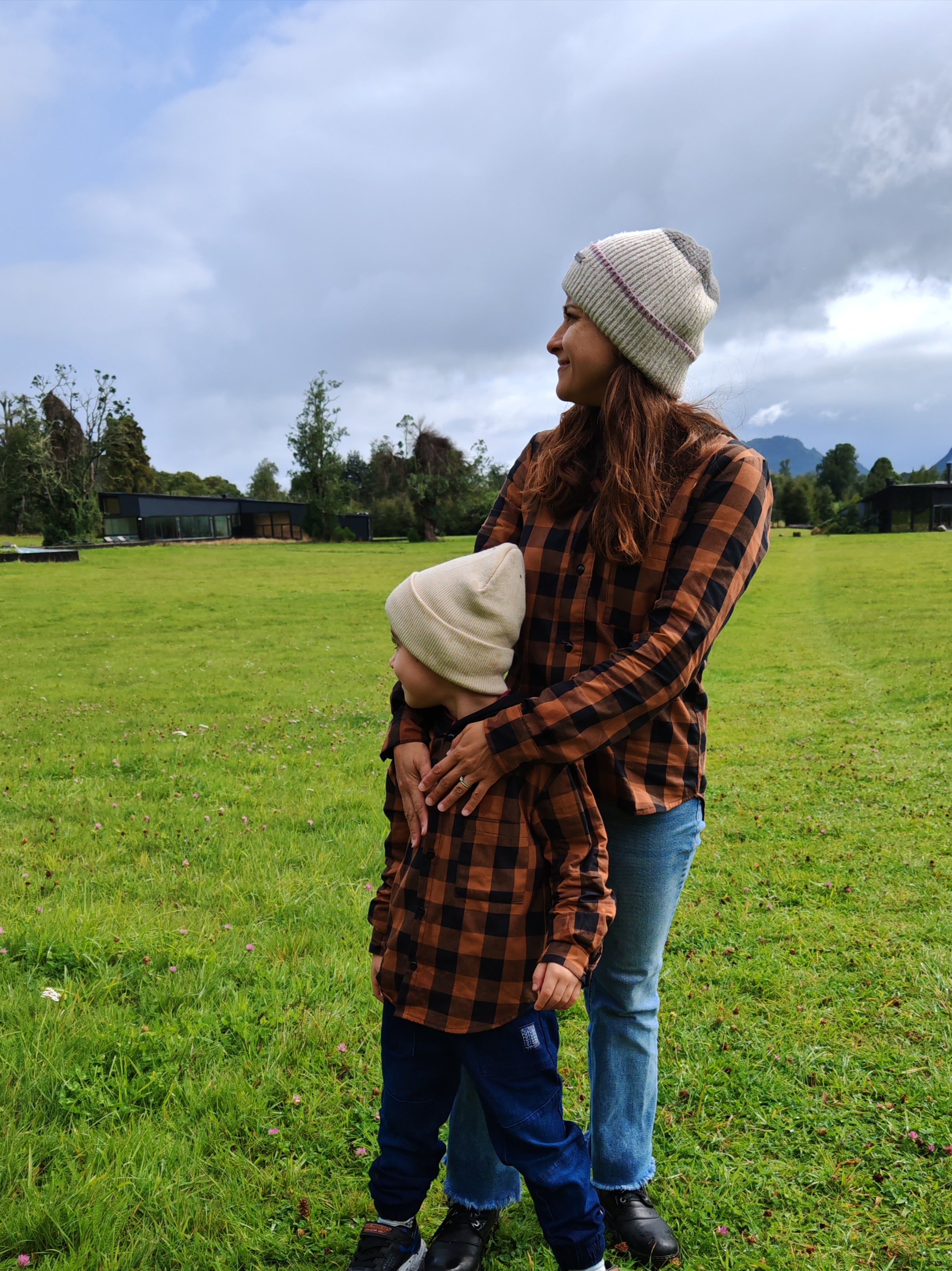 Pack 2 Camisas Gustavo Mamá + hijo/a cuadros café con negro