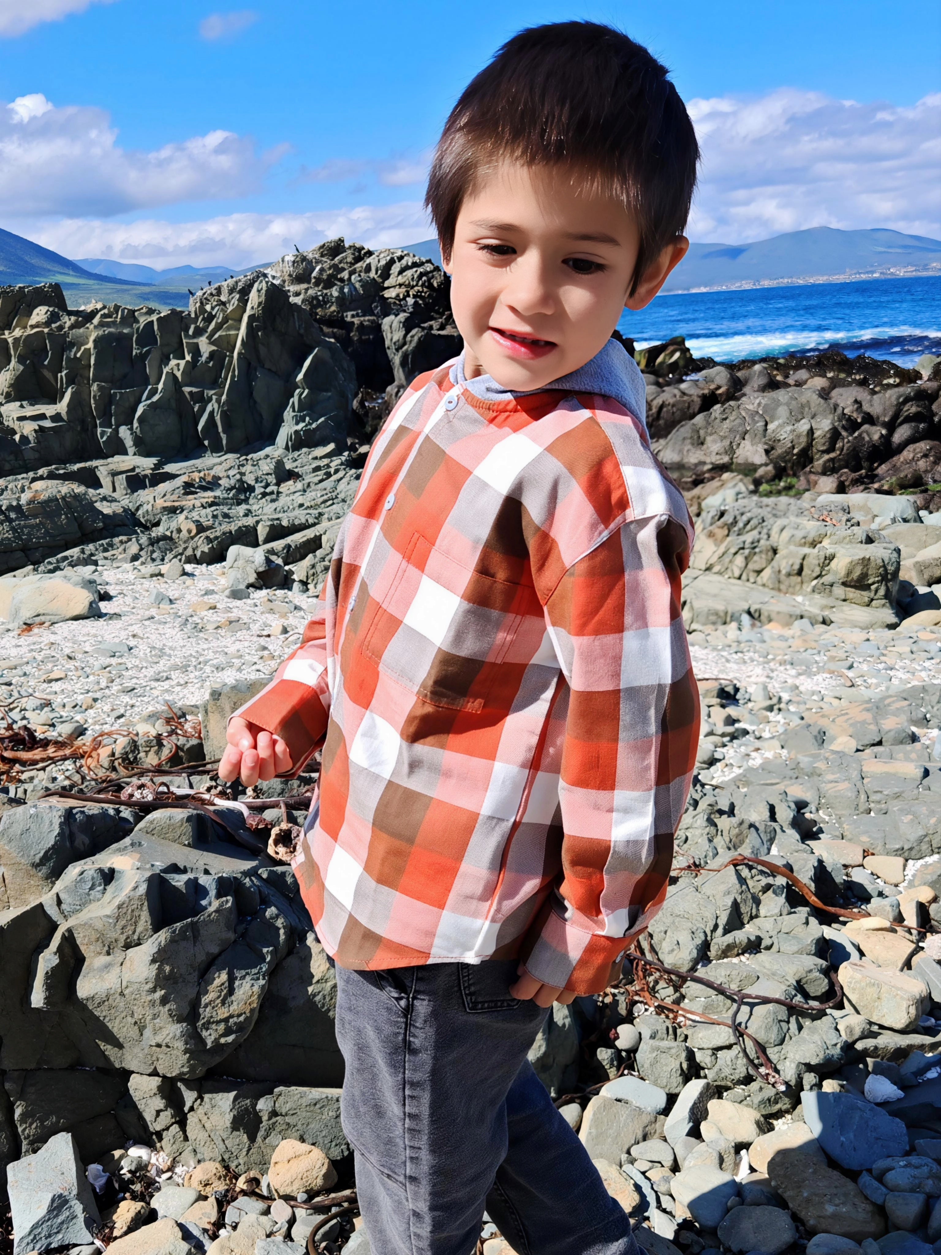 Camisa con capucha niño/a 100% algodón franela cuadros terracota con blanco