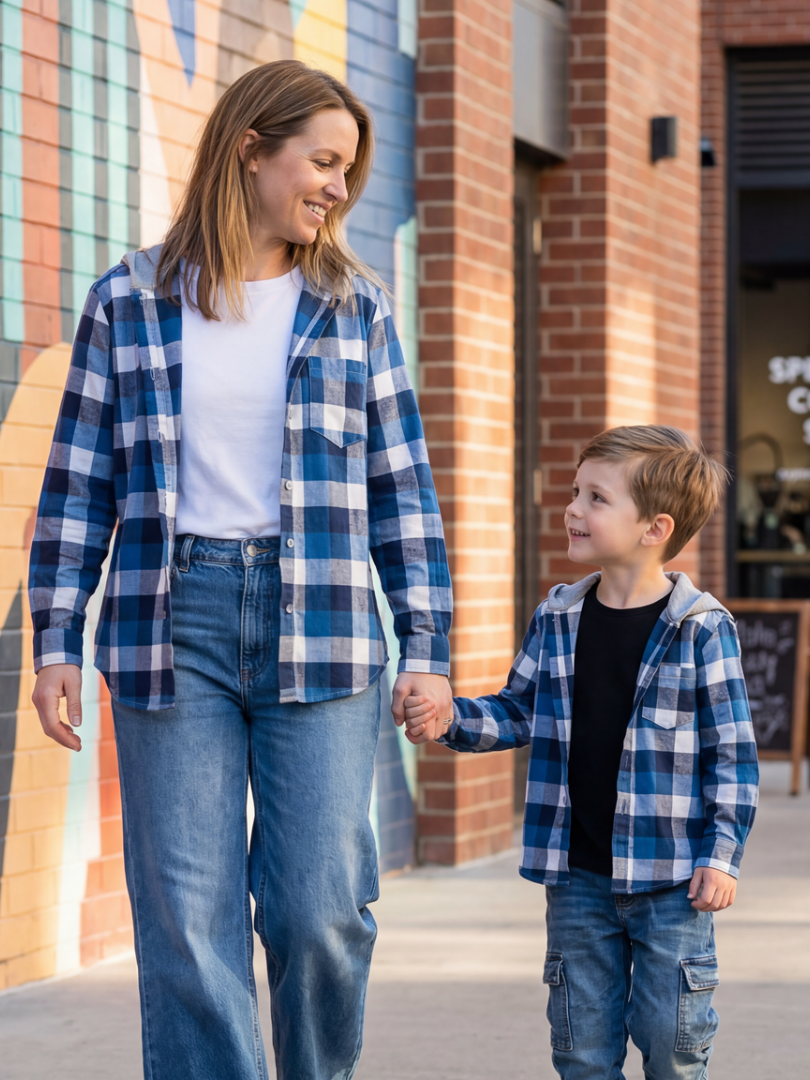 Pack 2 Camisas con capucha Mamá + hijo/a cuadros azul con blanco