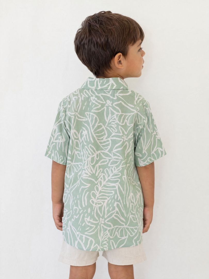 Guayabera Niño Hojas Menta/Blanco 100% Viscosa