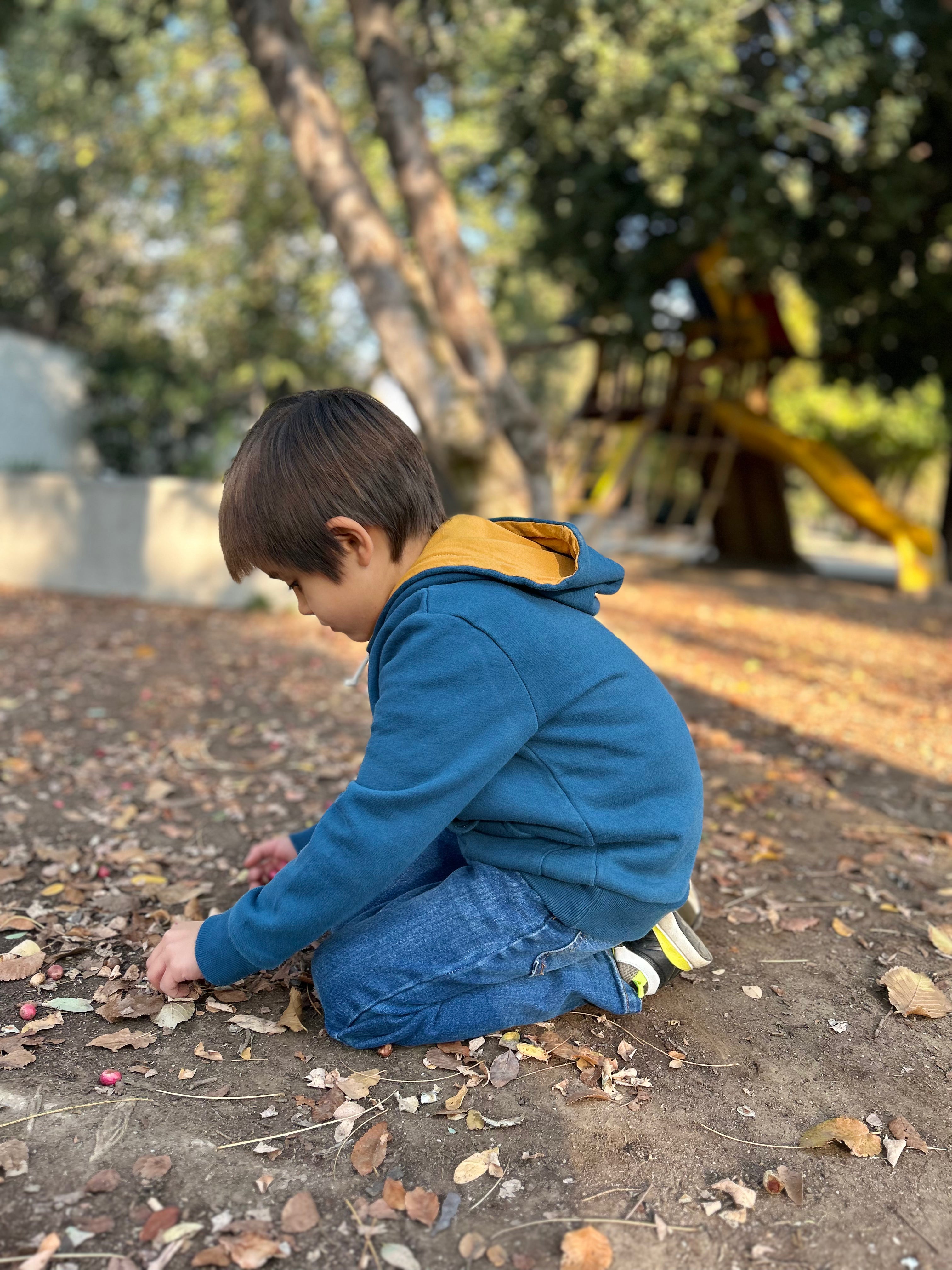 Polerón con capucha niño color azul