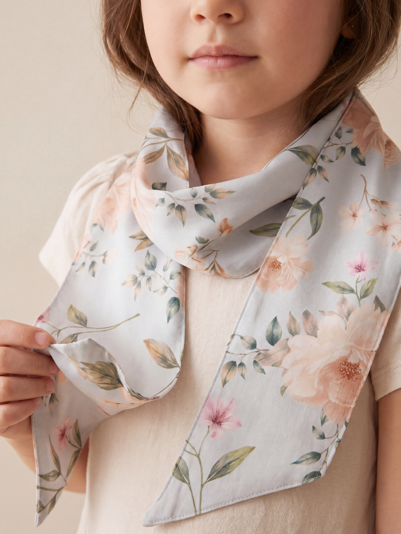 Pañuelo Floral celeste Niña 100% Viscosa