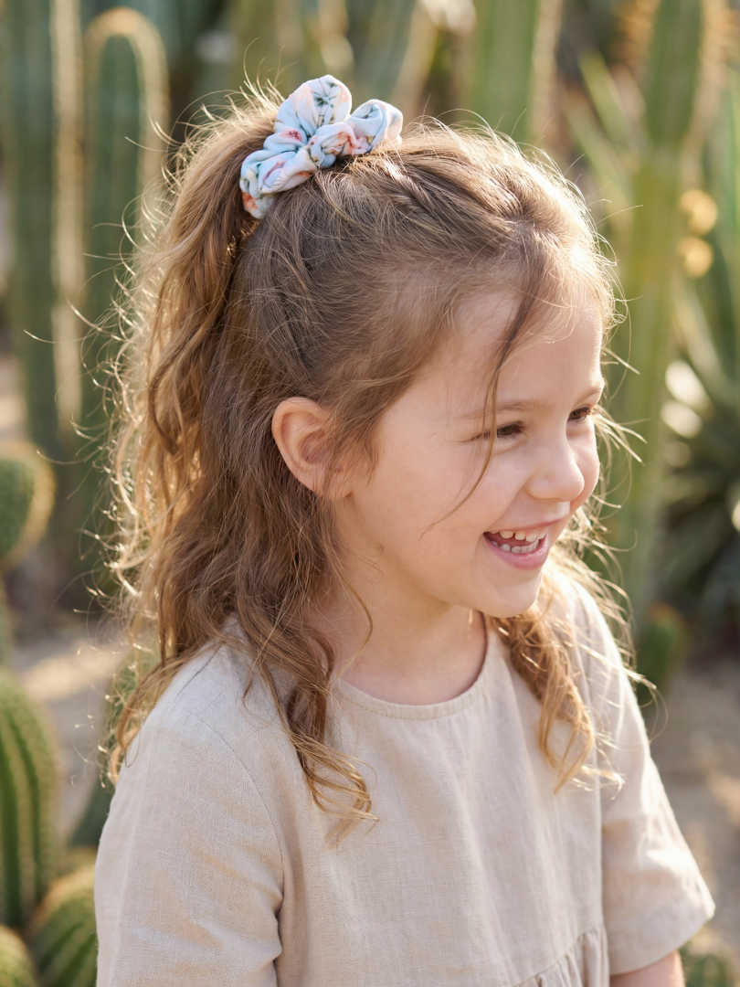 Scrunchie Floral celeste Niña 100% Viscosa