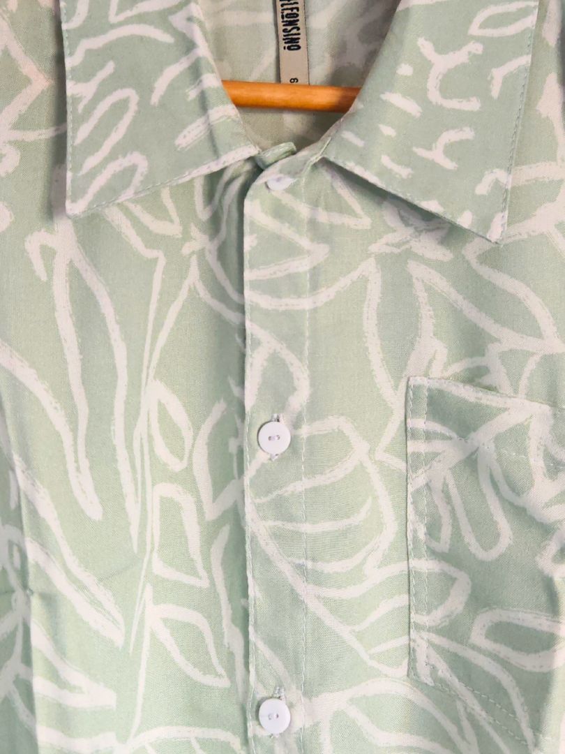 Guayabera Niño Hojas Menta/Blanco 100% Viscosa